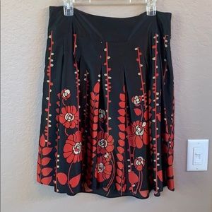 Beautiful Mossimo pleated floral skirt 🌹